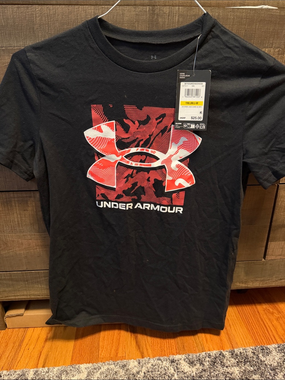 Under Armour youth medium Black T-Shirt with Red Logo NWT